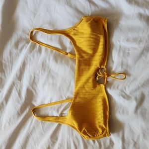 NWT: Shade & Shore Bikini Top